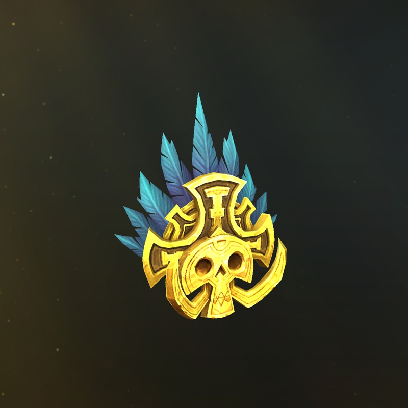 Máscara de calavera dorada con plumas azules