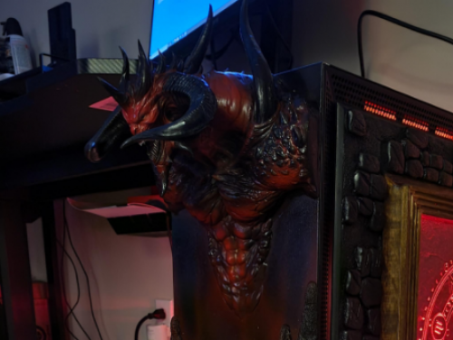 Impresionante ordenador modelado con temática Diablo ganado por gaviles88