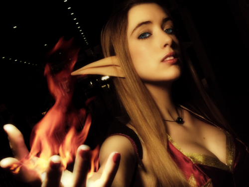 Hekady: Cosplay de Elfa de Sangre